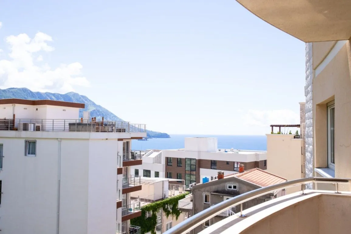 Sale, two bedroom apartment, 105m², Bečići, Budva