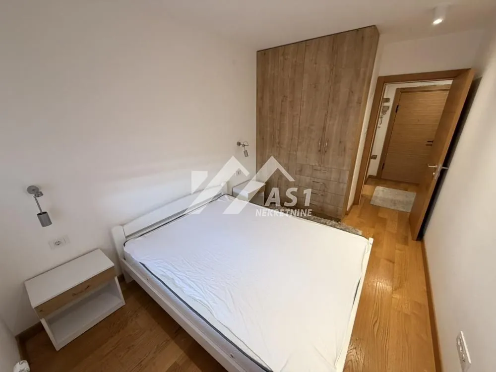 Izdavanje, jednosoban stan, 42m², Socijalno, Novi Sad Sve Podlokacije