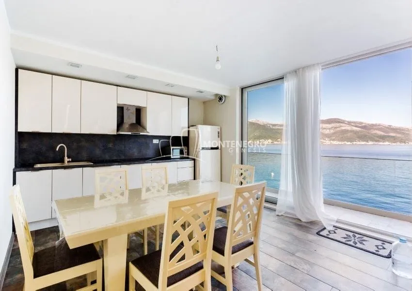 Prodaja, kuća, 240m², Krašići, Tivat