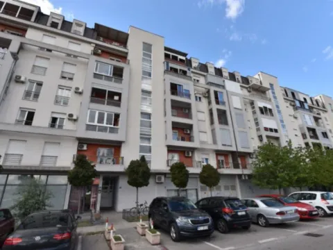 Izdavanje, dvosoban stan, 65m², Stari Aerodrom, Podgorica - image 10