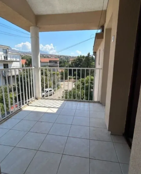 Izdavanje, dvosoban stan, 53m², Masline, Podgorica