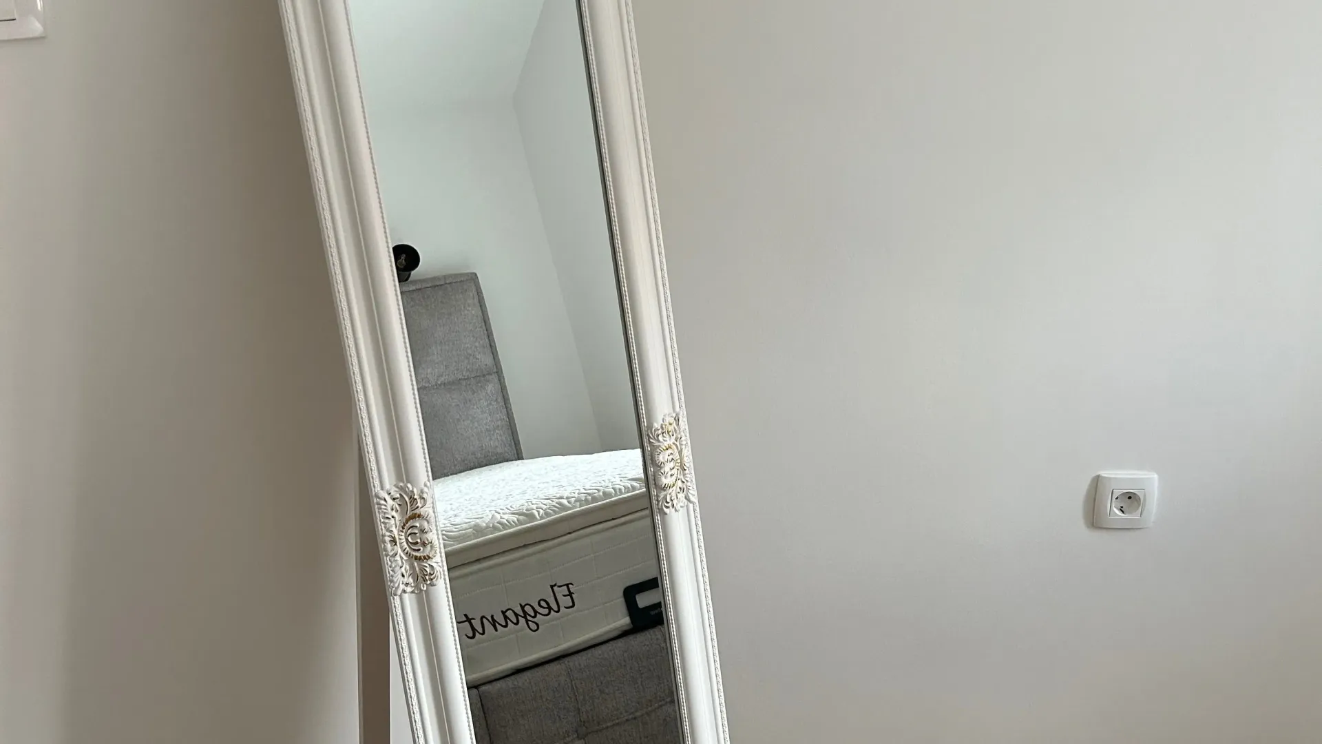 Izdavanje, dvosoban stan, 80m², Murtovina, Podgorica