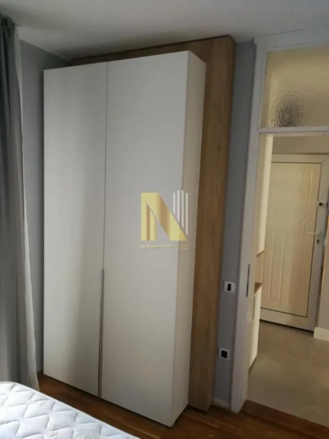 Izdavanje, dvosoban stan, 63m², Centar, Novi Sad