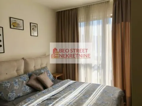 Izdavanje, trosoban stan, 87m², Savski Venac, Beograd - image 4