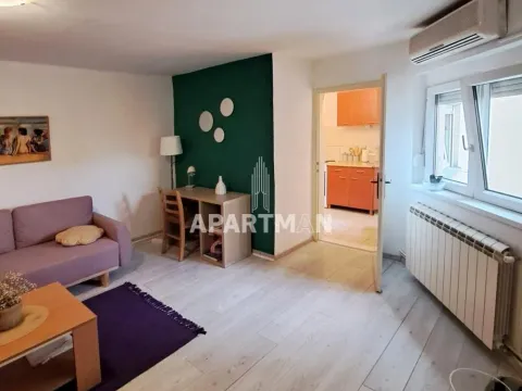 Stan in Vračar Hram