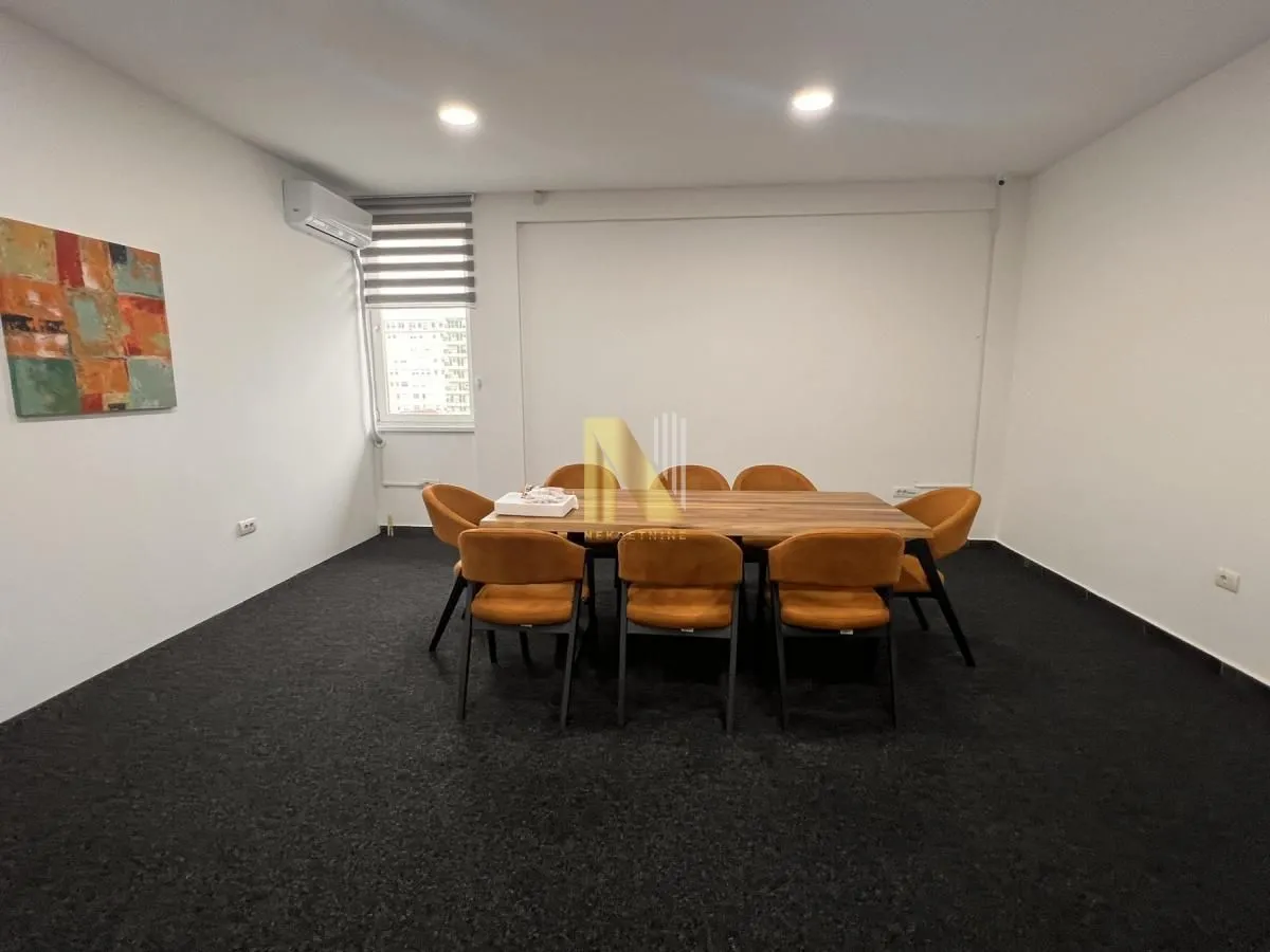 Rent, office space, 1175m², Novo naselje, Novi Sad