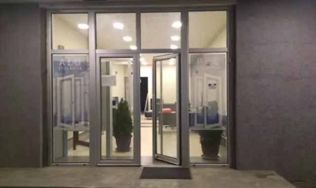 Izdavanje, poslovni prostor, 140m², Altina, Beograd