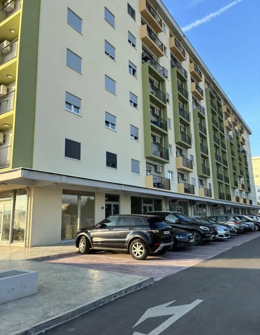 Rent, one bedroom apartment, 40m², Pobrežje, Podgorica
