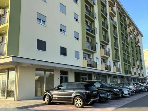 Rent, one bedroom apartment, 40m², Pobrežje, Podgorica - image 10