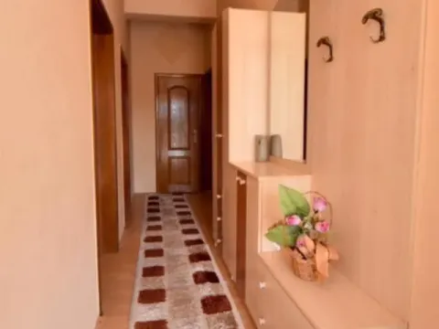 Rent, three bedroom apartment, 200m², Dobre Vode, Bar - image 1