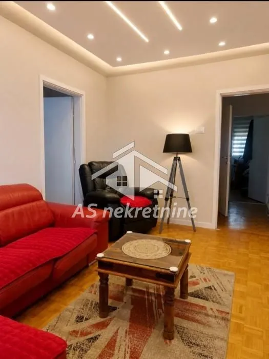 Izdavanje, četvorosoban stan, 90m², Novi Beograd Blok 28, Novi Beograd Sve Podlokacije