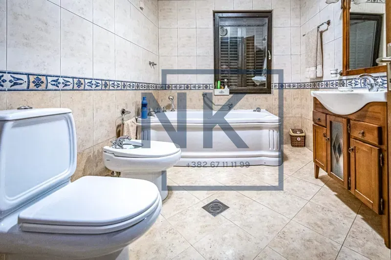 Prodaja, kuća, 280m², Ibričevina, Podgorica