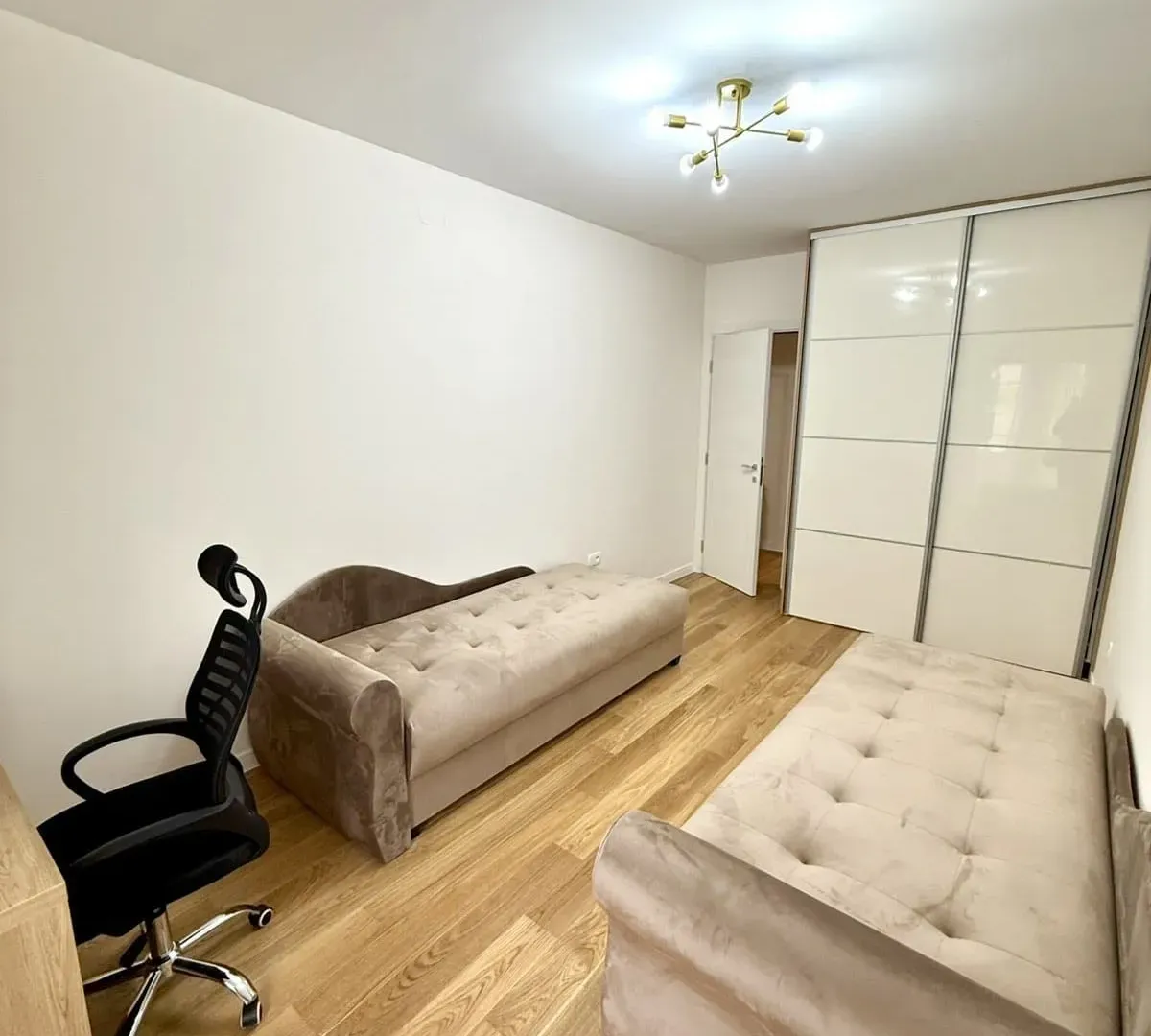 Izdavanje, dvosoban stan, 60m², Central Point, Podgorica