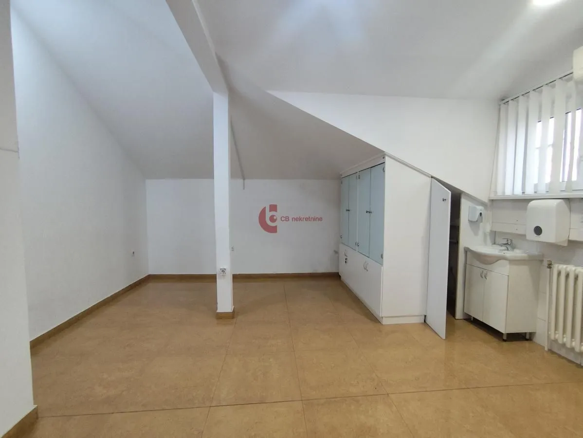 Rent, office space, 320m², Centar, Subotica
