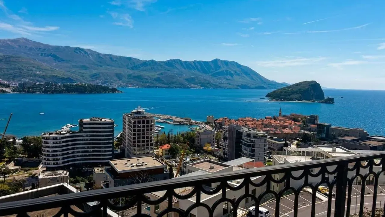 Prodaja, dvosoban stan, 73m², Centar, Budva