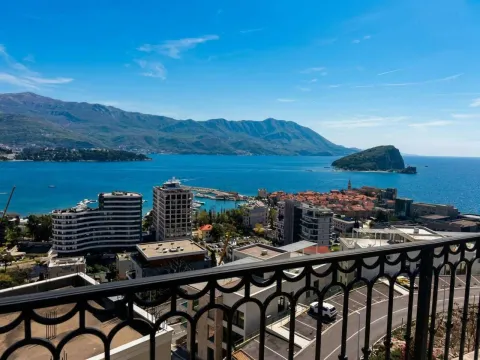 Prodaja, dvosoban stan, 73m², Centar, Budva - image 1