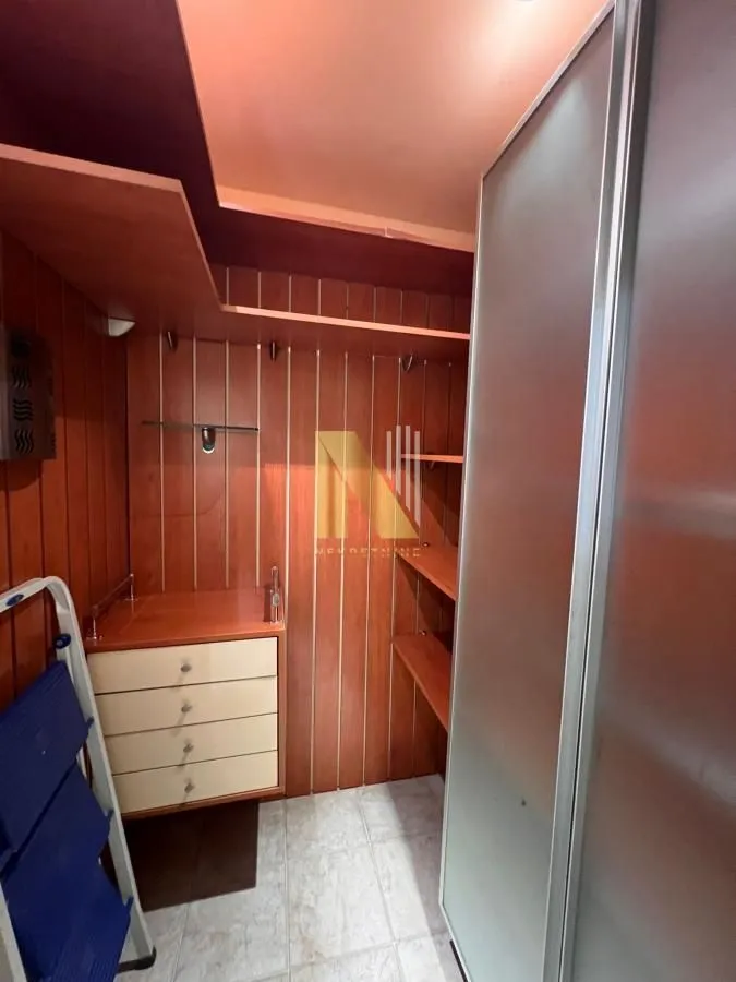 Izdavanje, četvorosoban stan, 148m², Stari grad, Novi Sad