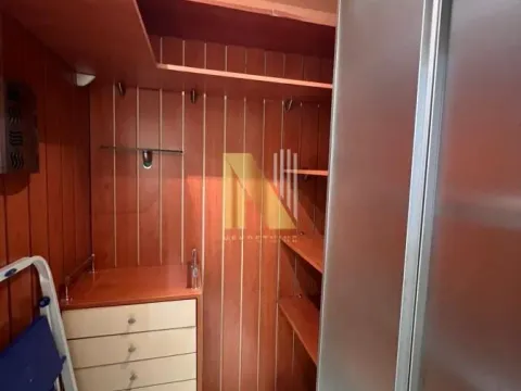 Izdavanje, četvorosoban stan, 148m², Stari grad, Novi Sad - image 17