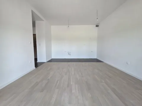 Rent, apartment, 45m², Tološi, Podgorica - image 2