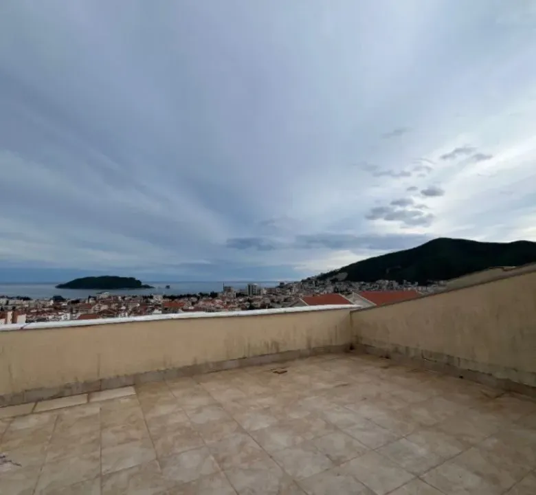 Rent, three bedroom apartment, 90m², Maine, Budva