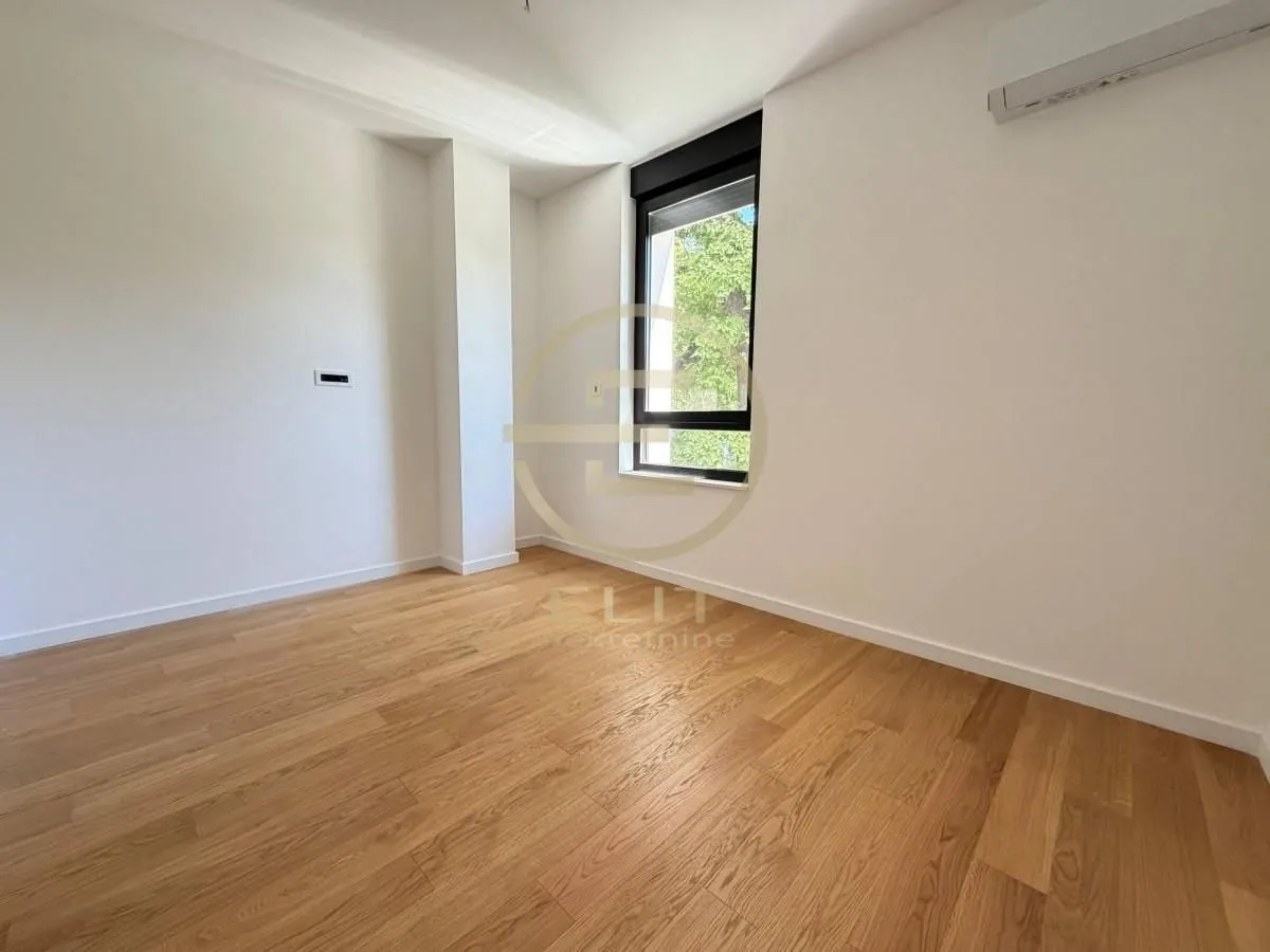 Prodaja, stan, 120m², Stari grad, Novi Sad