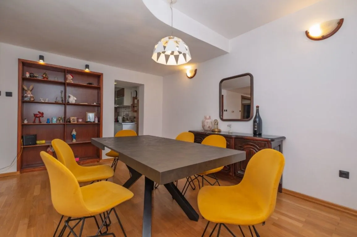 Rent, house, 280m², Gorica C, Podgorica