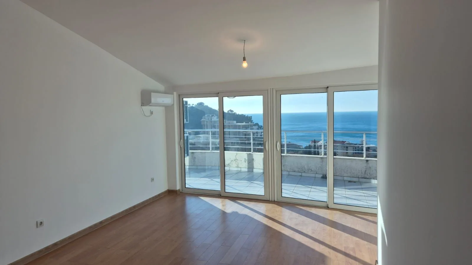 Prodaja, trosoban stan, 169m², Petrovac, Budva