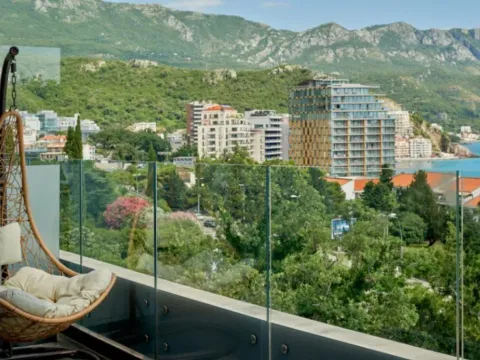 Sale, one bedroom apartment, 73m², Bečići, Budva - image 2