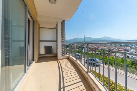 Rent, three bedroom apartment, 150m², Gorica C, Podgorica - image 4