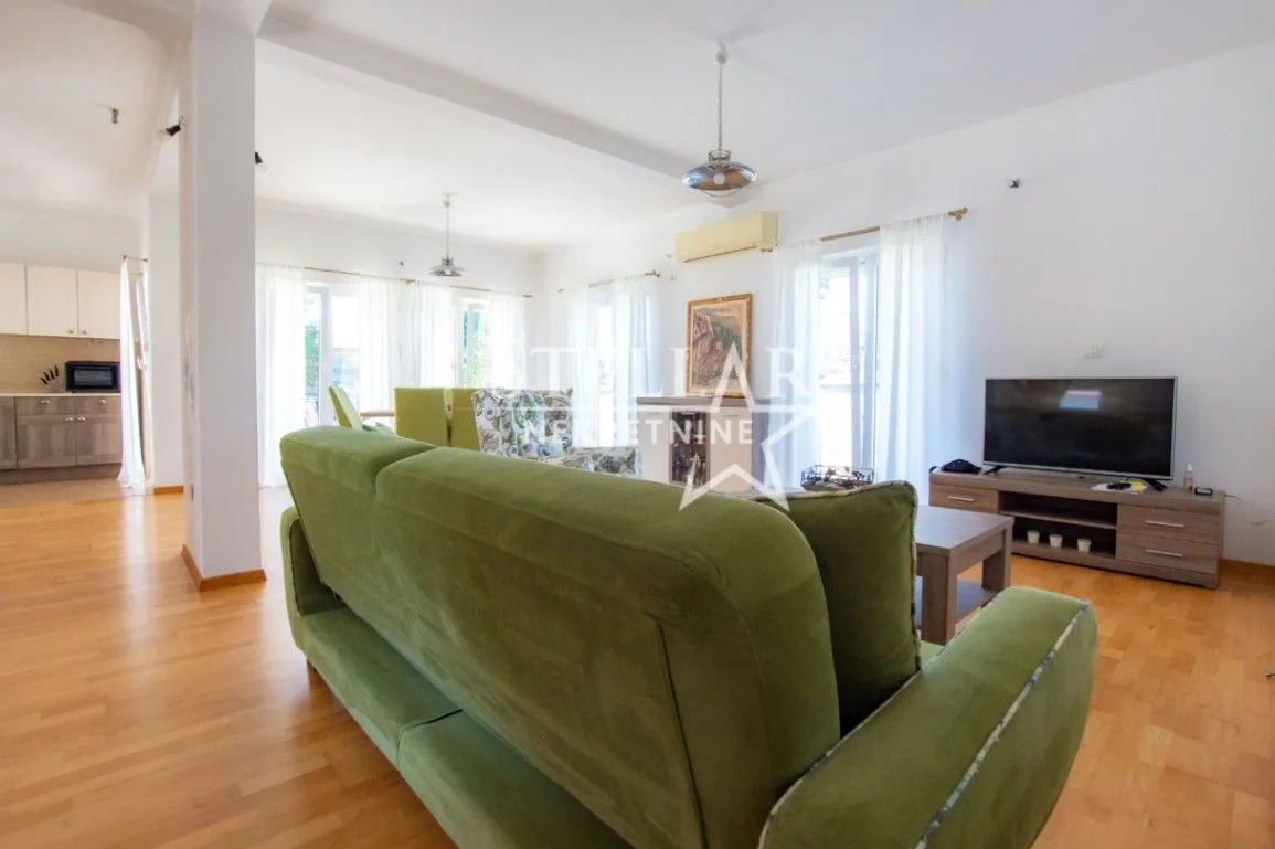 Rent, house, 170m², Jastreb, Danilovgrad