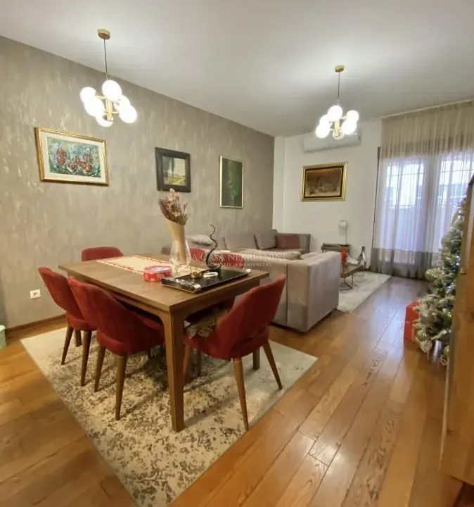 Prodaja, dvosoban stan, 89m², Momišići, Podgorica