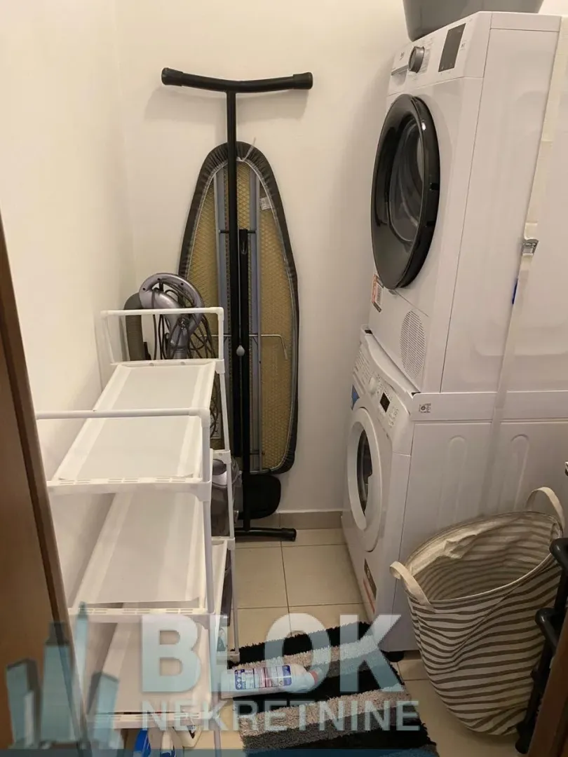 Izdavanje, trosoban stan, 110m², City Kvart, Podgorica
