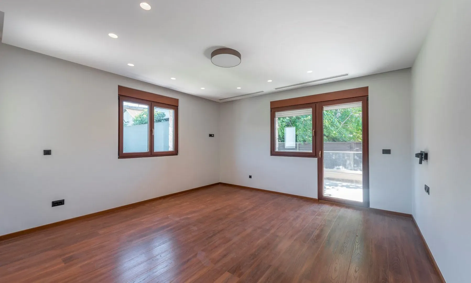 Sale, house, 492m², Mareza, Podgorica
