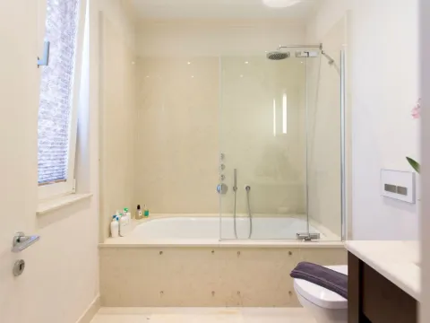 Sale, two bedroom apartment, 90m², Porto Montenegro, Tivat - image 18