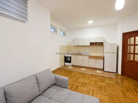 Prodaja, jednosoban stan, 37m², Blok 9, Podgorica - image 4