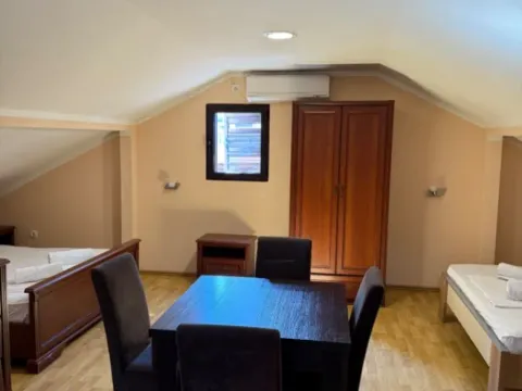 Stan na dan, garsonjera, 25m2, Centar, Budva