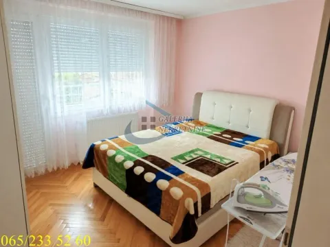 Prodaja, kuća, 190m², Centar, Inđija - image 9