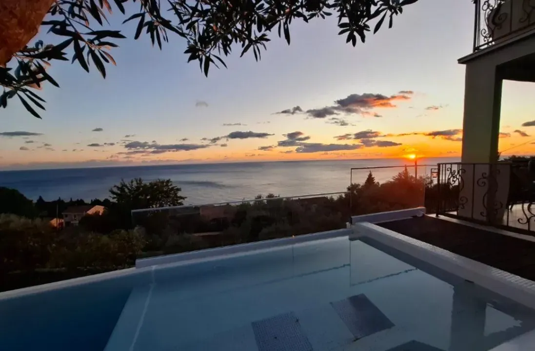 Prodaja, kuća, 194m², Reževići, Budva