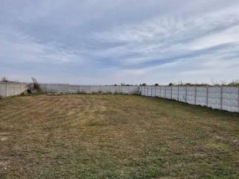 Sale, land lot, 800m², Centar, Inđija - image 2