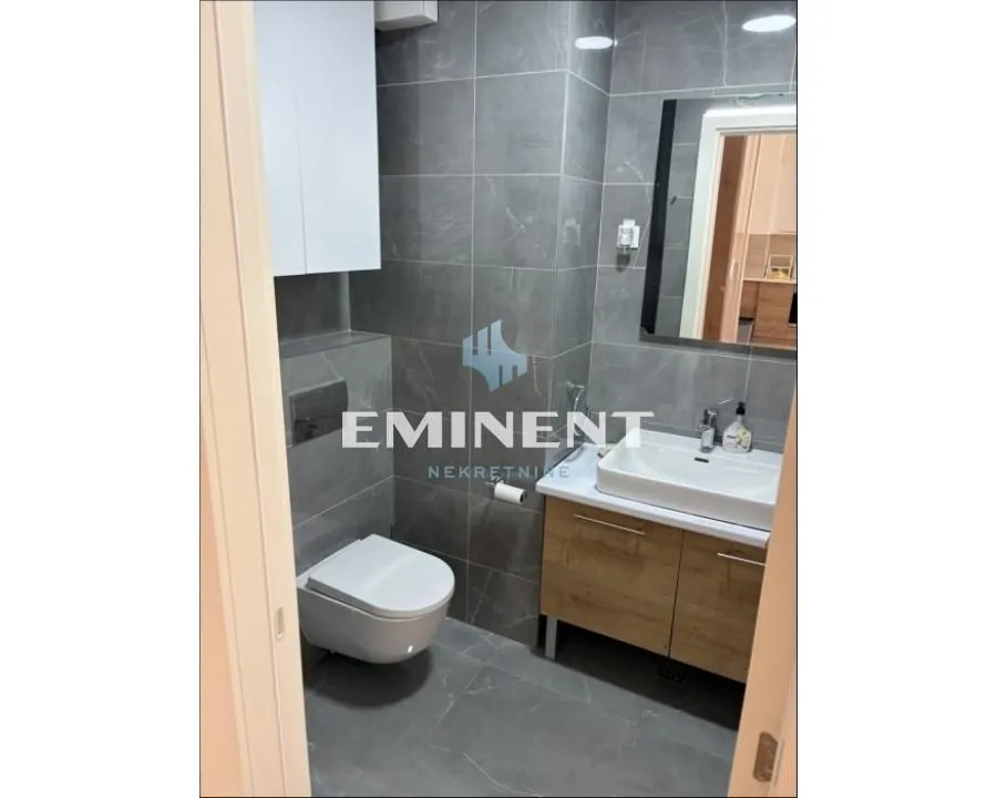 Izdavanje, dvosoban stan, 56m², Novi Beograd Blok 65, Novi Beograd Sve Podlokacije