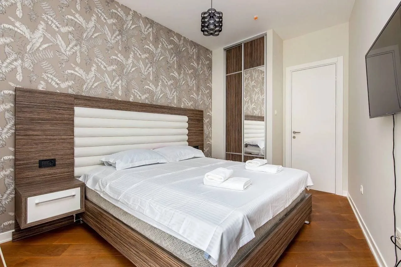 Rent, one bedroom apartment, 63m², Tre Canne, Budva