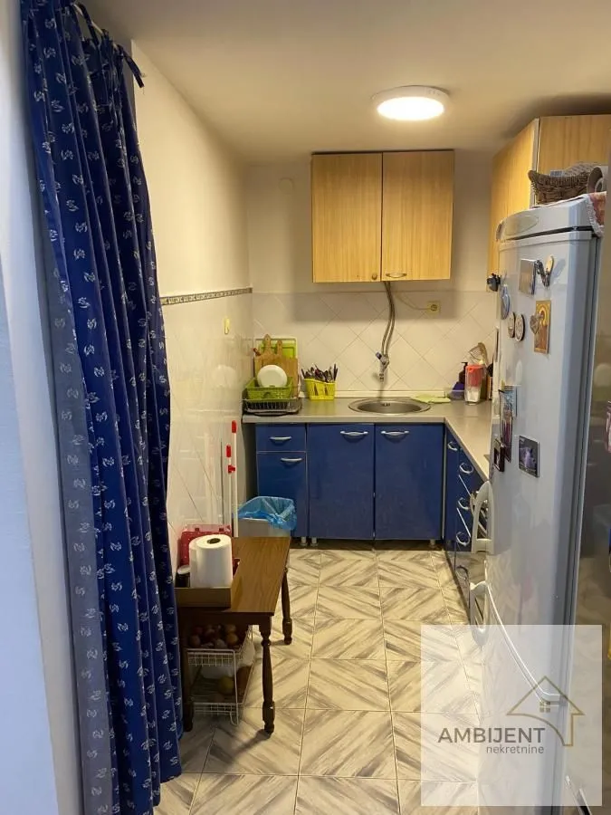 Prodaja, četvorosoban stan, 104m², Zemun Centar, Zemun Sve Podlokacije