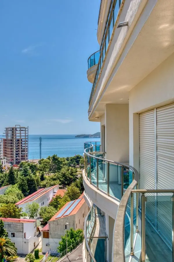Rent, one bedroom apartment, 66m², Bečići, Budva