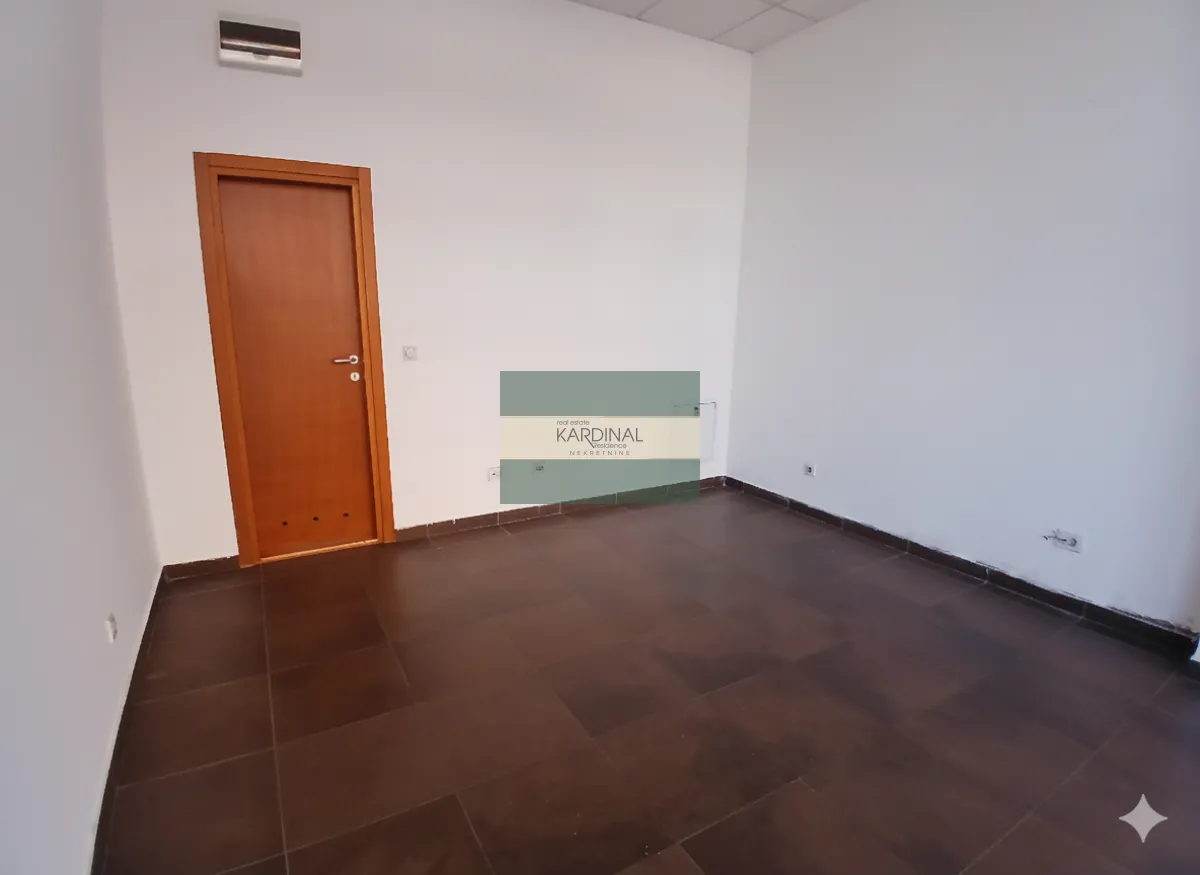 Prodaja, poslovni prostor, 19m², Centar, Jagodina
