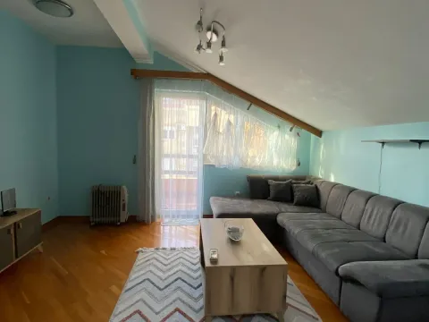 Izdavanje, jednosoban stan, 50m², City Kvart, Podgorica - image 11