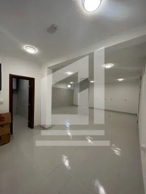 Izdavanje, poslovni prostor, 144m², Tološi, Podgorica