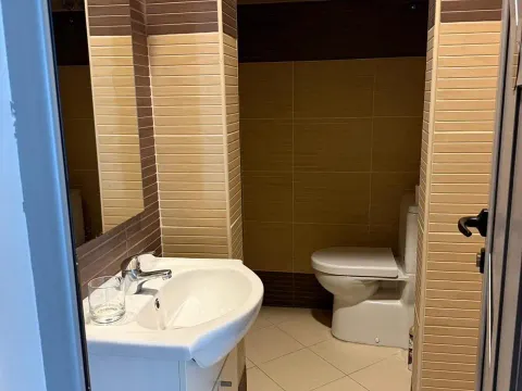 Izdavanje, poslovni prostor, 151m², Bečići, Budva - image 4