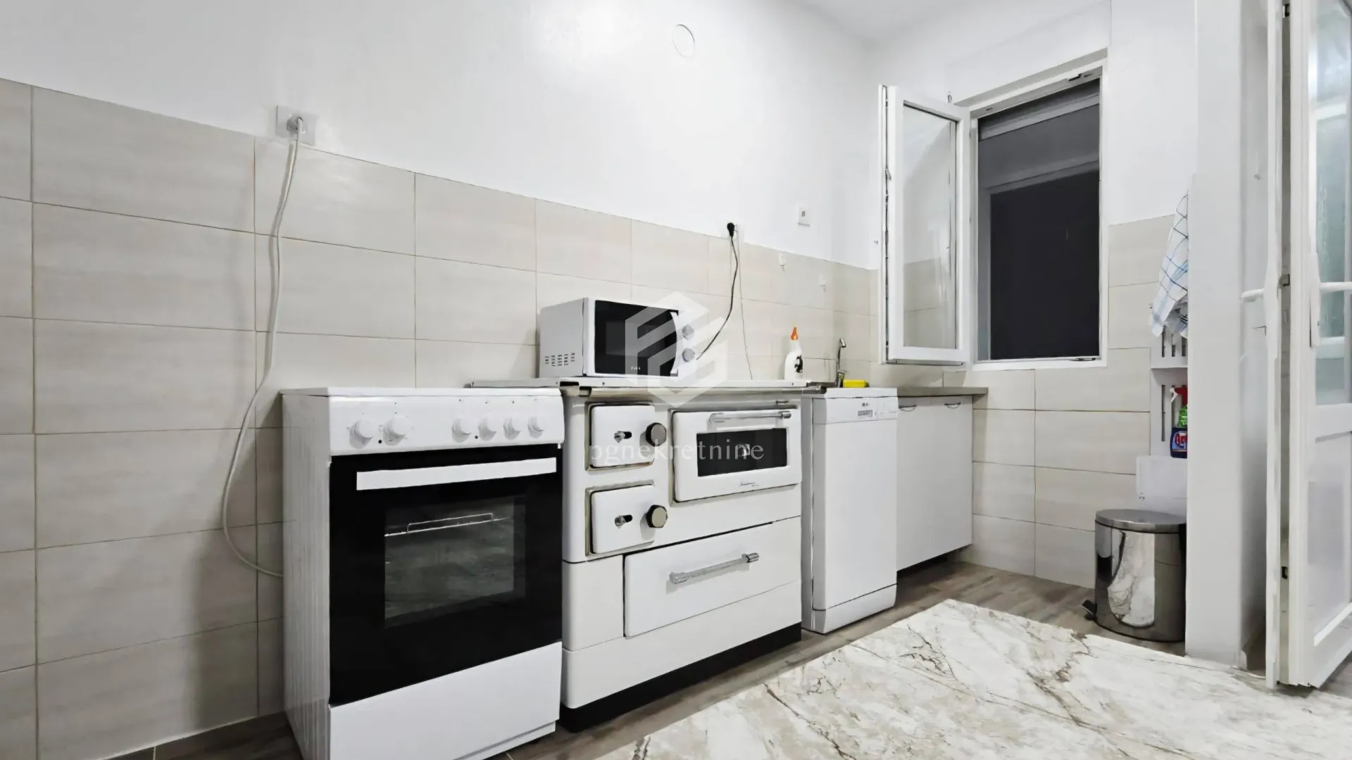 Rent, two bedroom apartment, 104m², Tološi, Podgorica