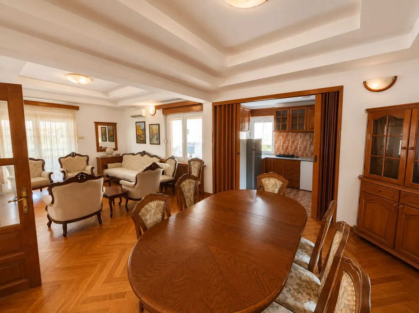 Izdavanje, kuća, 250m², Stari Aerodrom, Podgorica