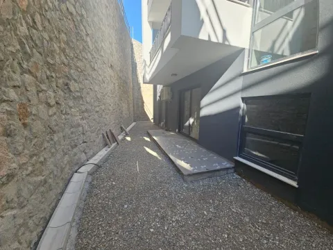 Sale, two bedroom apartment, 52m², Podgorica, Crna Gora - image 14